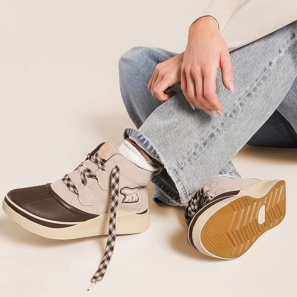 NWT SOREL Out N About IV Classic Waterproof Boots - Picture 2 of 8